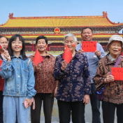 萌娃手绘国旗、党员花式告白! 北街社区这场迎国庆活动太有爱了