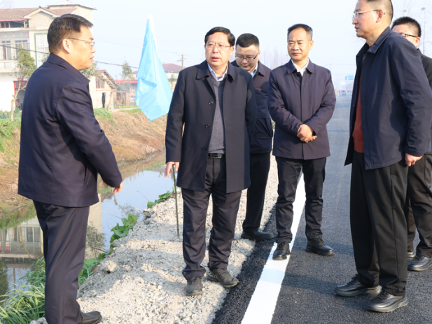 陶伟军调研公路建设 以路为笔绘就民生新画卷