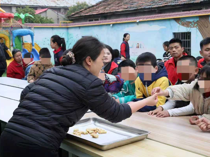 华容县开展“爱聚星河，星途同行”亲子活动 关爱孤独症儿童