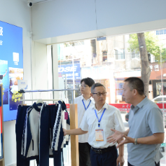 华容推行校服“阳光选购” 监督护航“一市一款”落地