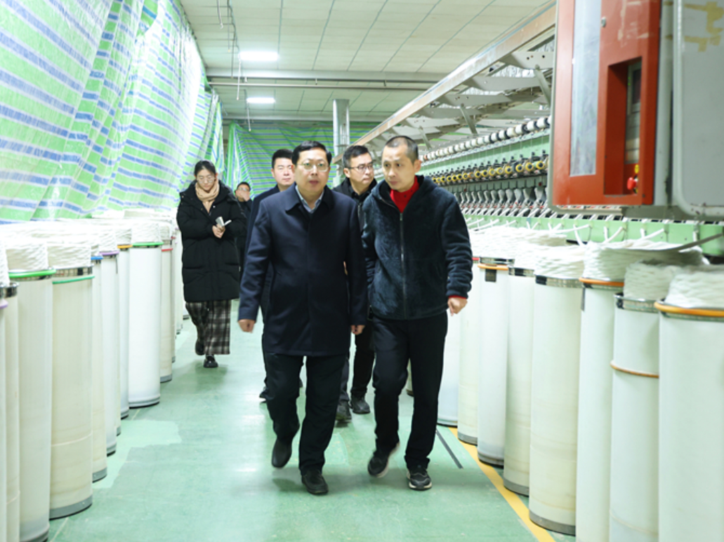 深入一线解难题 精准调度促发展  陶伟军、周鹏走访重点企业并召开园区重点工作调度会