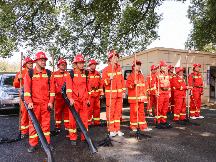 华容全力备战清明防火 守护绿水青山