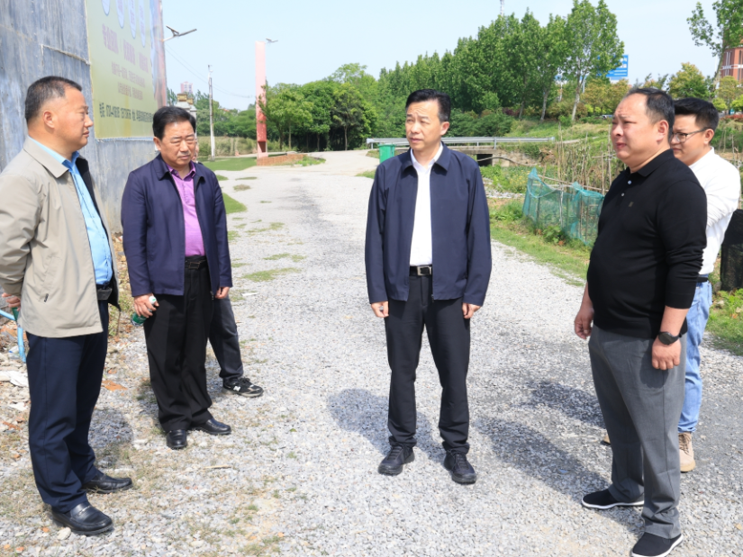 护航平安“五一” 周鹏带队督导检查安全生产和社会稳定工作