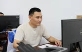 党旗在基层一线高高飘扬 | 胡兆福：党旗辉映清泉流 初心润泽万家甜