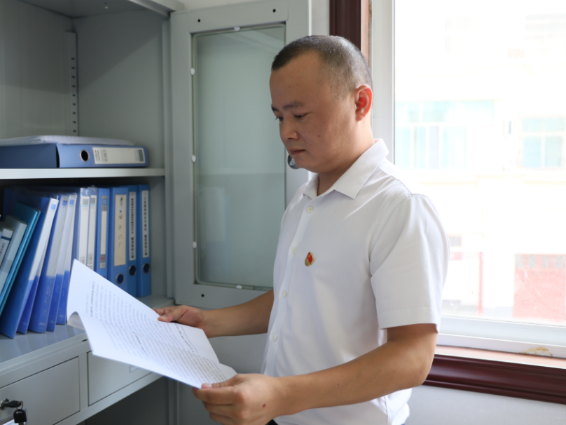 党旗在基层一线高高飘扬｜韩霆：扎根供销一线 践行初心使命