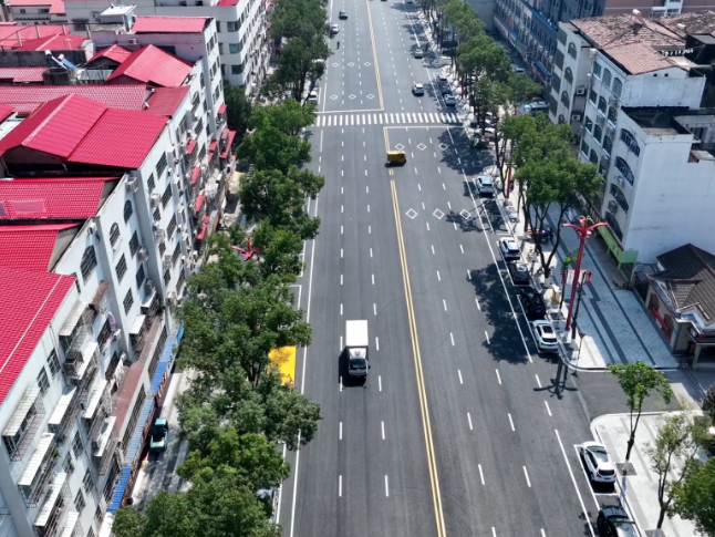 焕新亮相！华容县迎宾北路提质改造工程完工通车