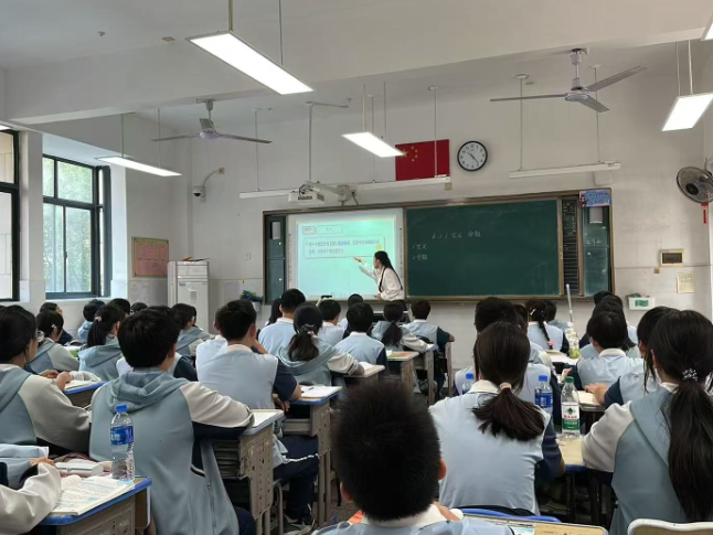 以赛促教促研 华容县第九届“沱江杯”课堂教学竞赛决赛举行