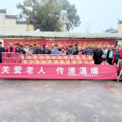 重阳慰问传真情 敬老爱老暖人心