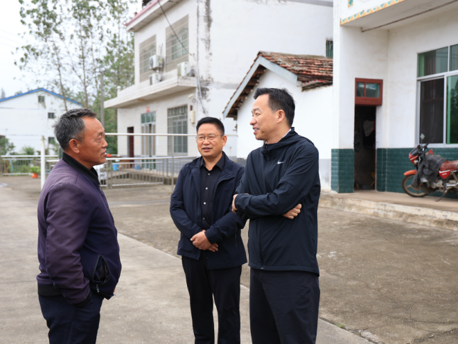 周鹏深入乡镇宣讲市第九次党代会精神 督导秸秆禁限烧及综合利用等重点工作