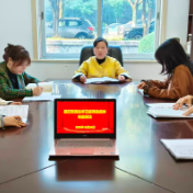 县妇联传达学习县两会精神
