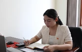 党旗在基层一线高高飘扬｜何岚：兰台践初心 党务显担当