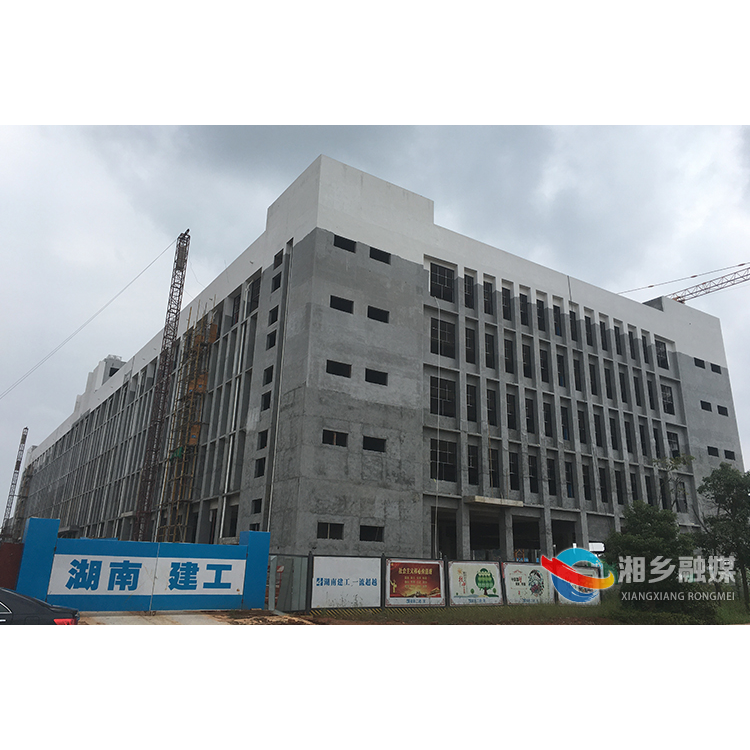 【奋力奔跑 合力攻坚】休假不休工 国庆期间湘乡项目建设快速推进
