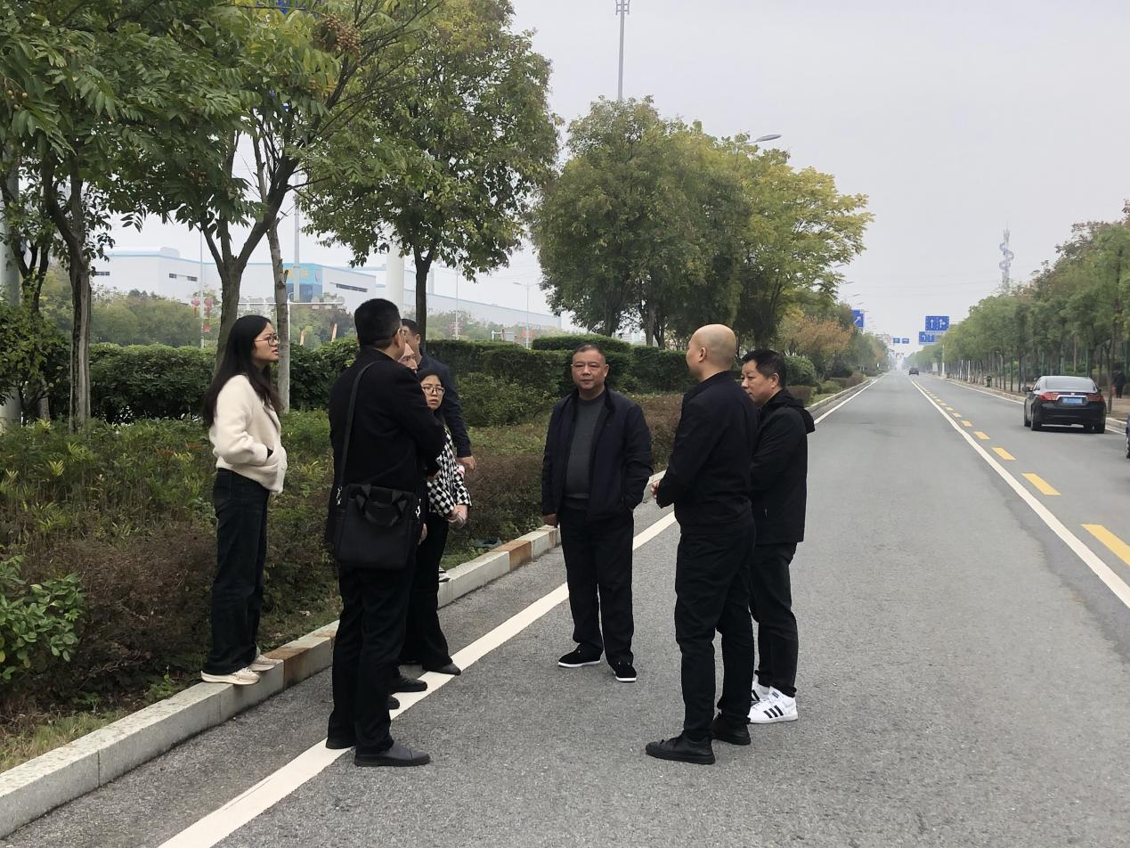 双清区高崇山镇：提升通勤效率，优化营商环境(图1)