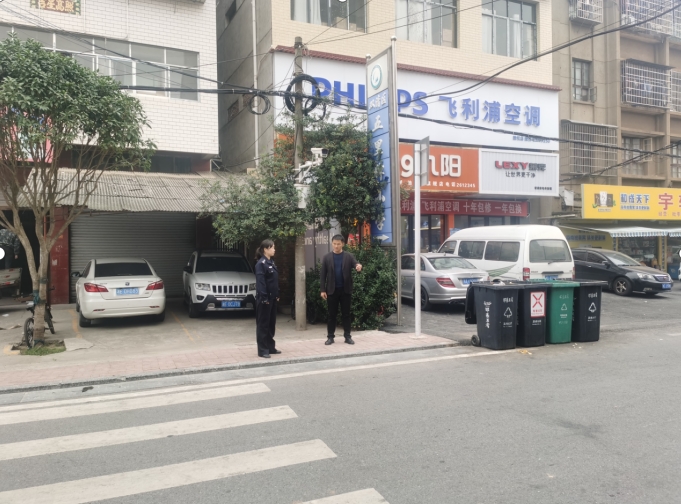 双清交警：保障校园周边交通安全 优化营商环境(图1)