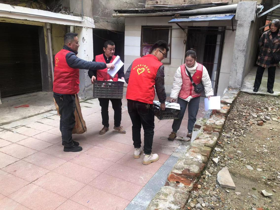 石桥街道秀峰社区：弘扬雷锋精神 共筑文明社区(图1)