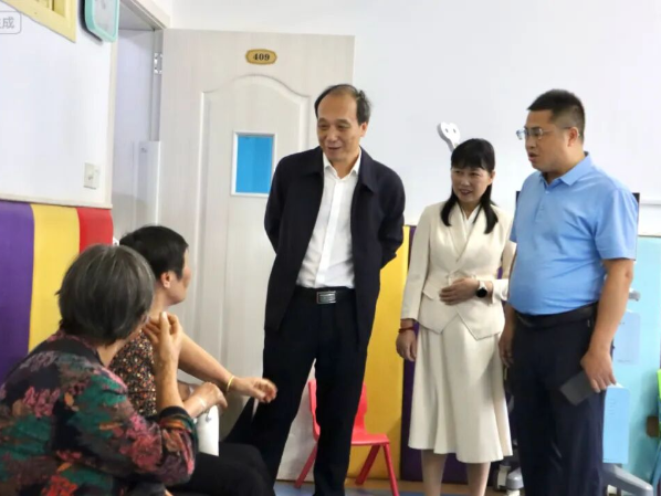 委员暖童心，健康伴成长—初心委员工作室赴市福利院开展慰问活动