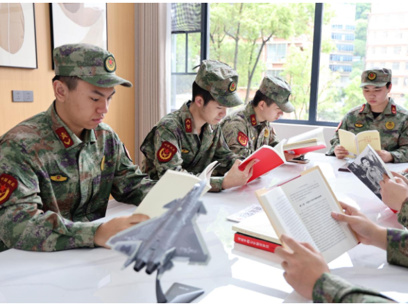 兵营飘书香 奋进强军路——双清区人武部开展世界读书日主题活动