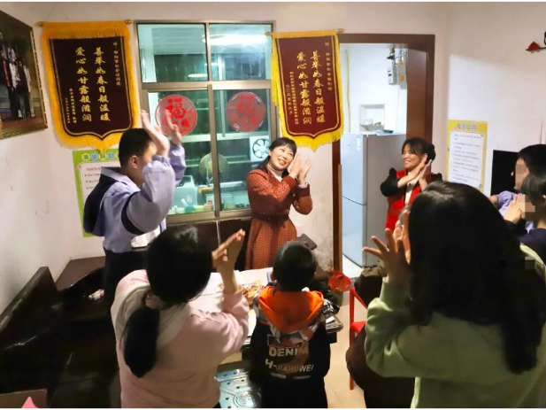 书香伴成长悦读启童梦——初心委员工作室走进邵阳市社会福利院开展世界读书日公益活动