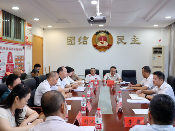 刘文龙调研区政协工作