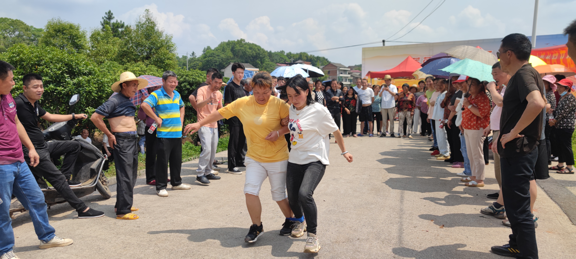 火车站乡开展“铸牢中华民族共同体意识”农民趣味运动会(图2)