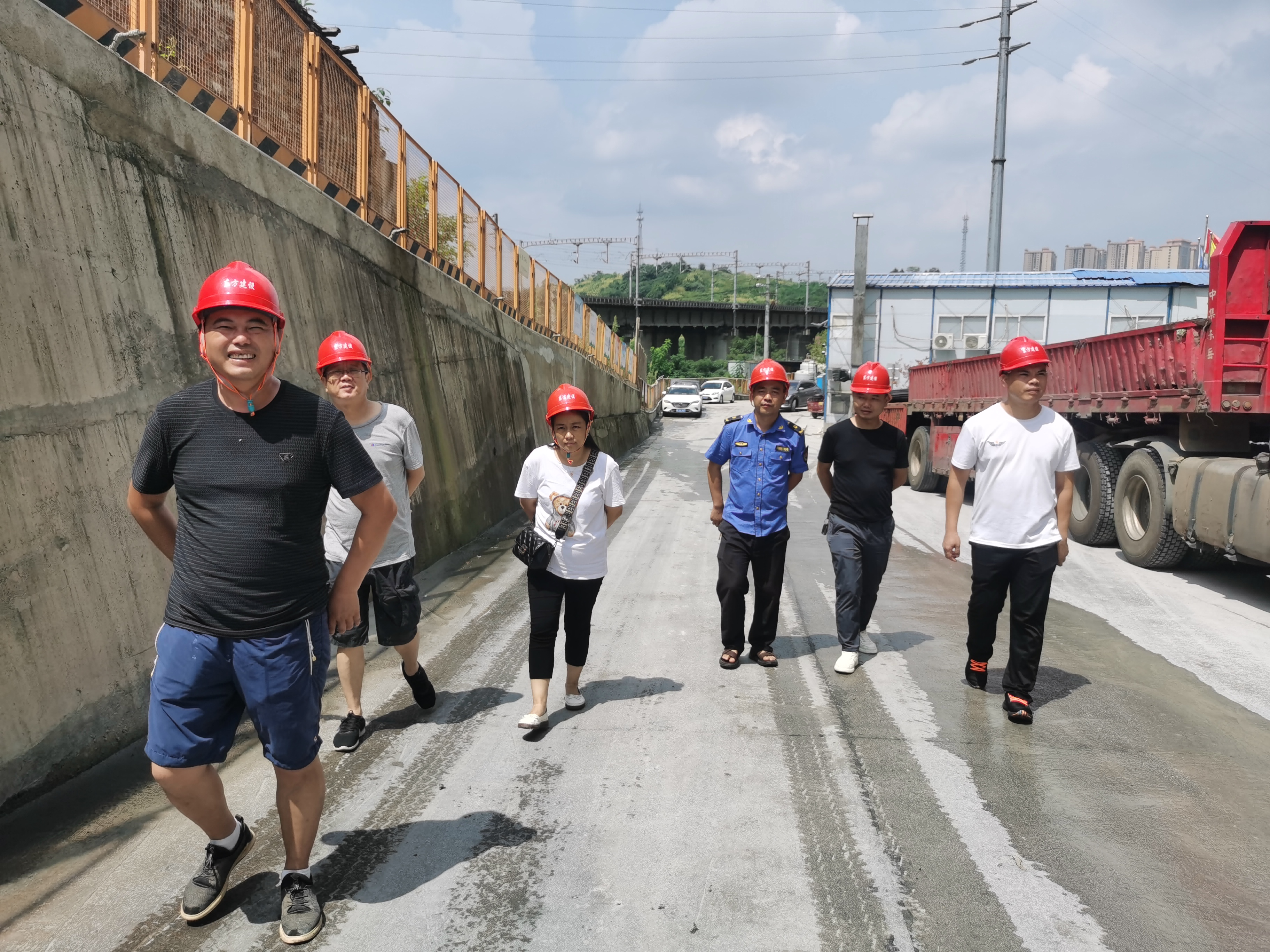 区住建局到石桥街道开展建筑工地安全生产检查指导工作(图1)