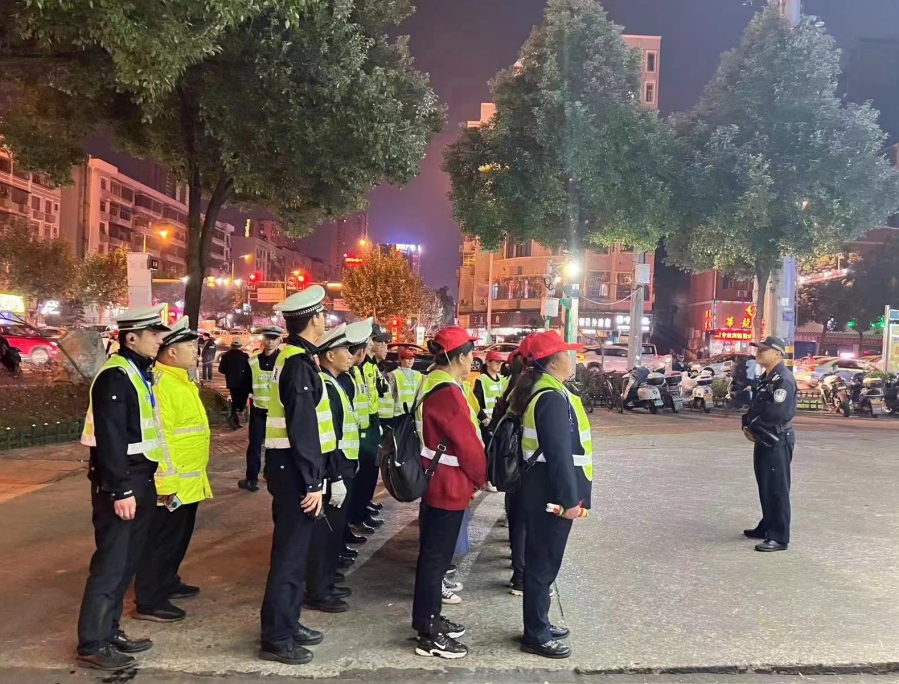 双清交警：优化营商环境 创建文明交通我先行(图1)