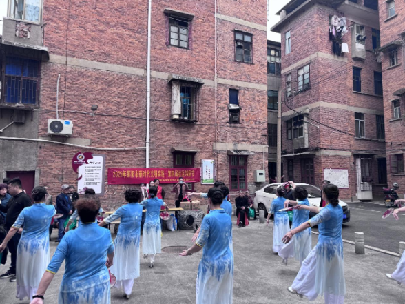 东风路街道鼓楼亭社区：欢乐重阳节 共叙邻里情