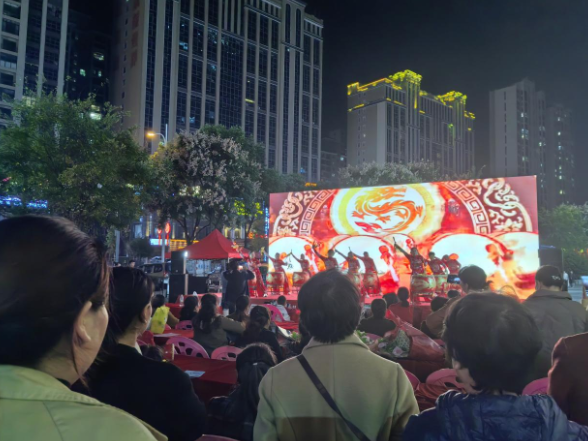 石桥街道举办“邻居节”文艺汇演活动：九九重阳聚民心 中华民族一家亲