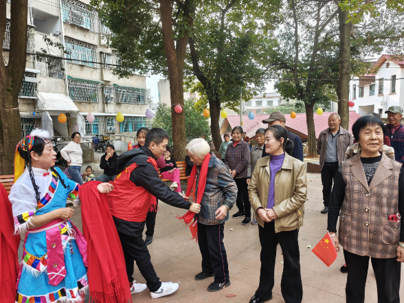 社区重阳·乐享夕阳——双清区汽车站街道建设路社区重阳节活动