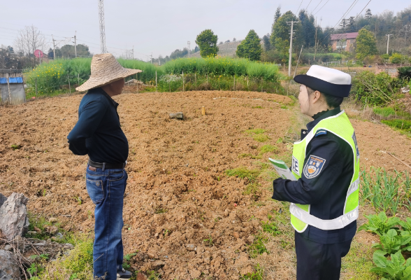 双清交警：多管齐下织密交通安全防护网