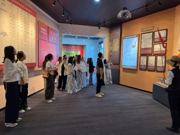 学思践悟强本领 担当实干建新功——双清区委党校2026年秋季学期中青班学员异地教学收获满满