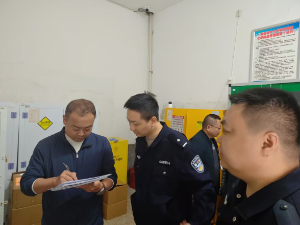 筑牢安全防线 | 双清公安深入重点场所开展督导检查