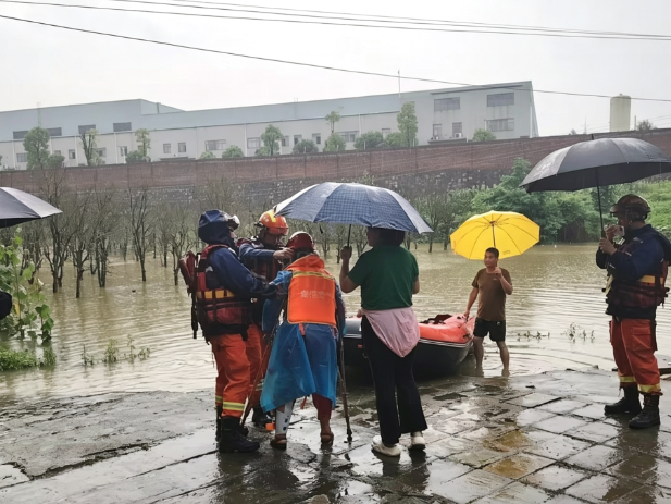 闻汛而动 严阵以待！双清区高崇山镇织密防汛“安全网” 守牢群众“生命线”