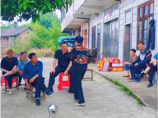 不等不靠谋发展 共建共享幸福路——高崇山镇渔长村村民自发共建致富路