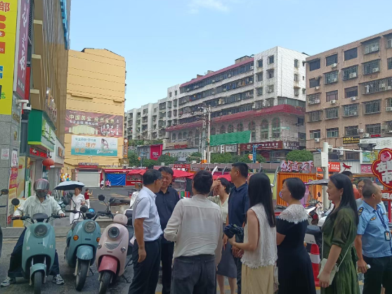 聚焦夜市油烟治理 市政协领导调研东风路街道整治成效