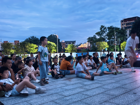 双清区兴隆街道观音塘社区：用好身边“小阵地”释放党群服务“大效能”