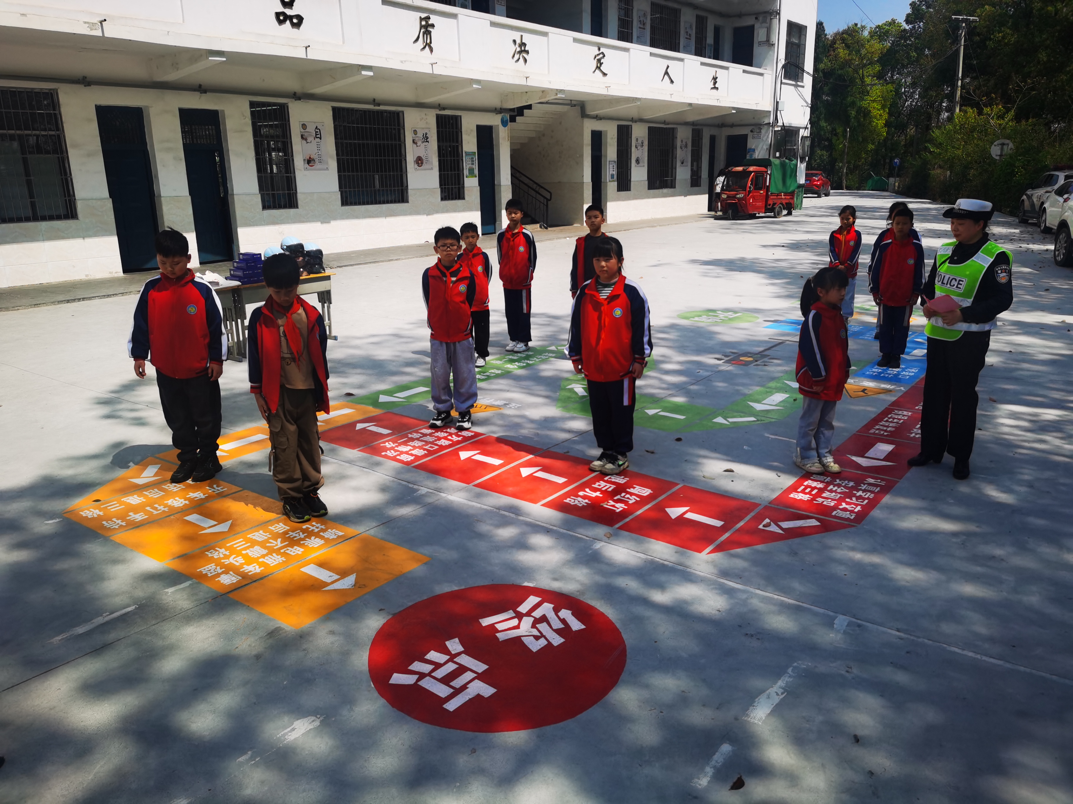 双清交警进校园 铺就学生安全路(图3)