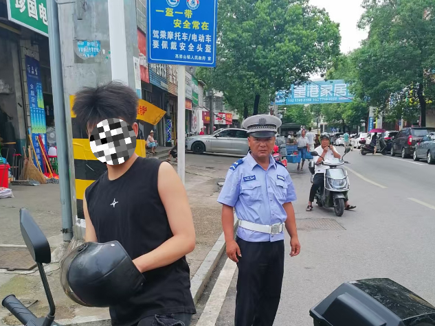 双清：高崇山镇携手交警强化开学季交通安全