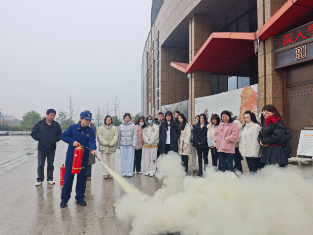 双清消防深入博物馆开展消防安全培训演练