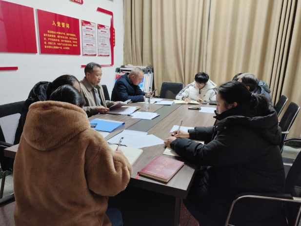 区委社会工作部学习贯彻六届区委八次全会暨区委经济工作会议精神