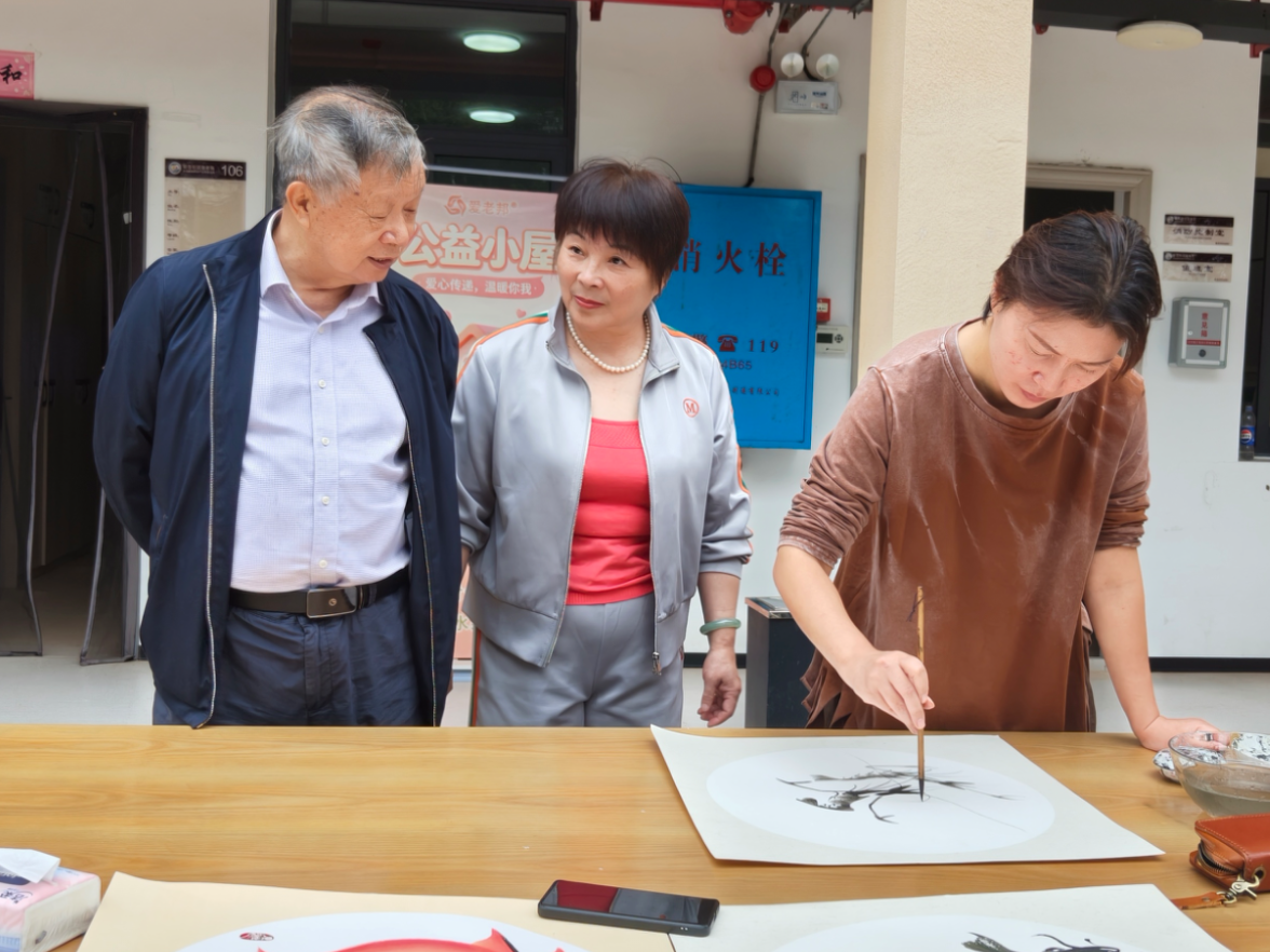 温情相伴 爱暖夕阳 双清区多家老年团体联合开展敬老院爱心慰问活动