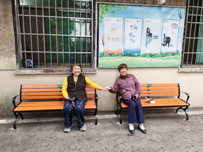 议民生办实事 聚合力暖民心 ——双清区兴隆街道火车社区党群服务中心携手中国邮政邵阳分公司为民解忧
