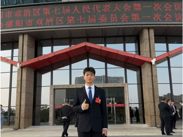 青春归处是吾乡，00后代表把根扎回高崇和美乡村短陂桥的泥土里