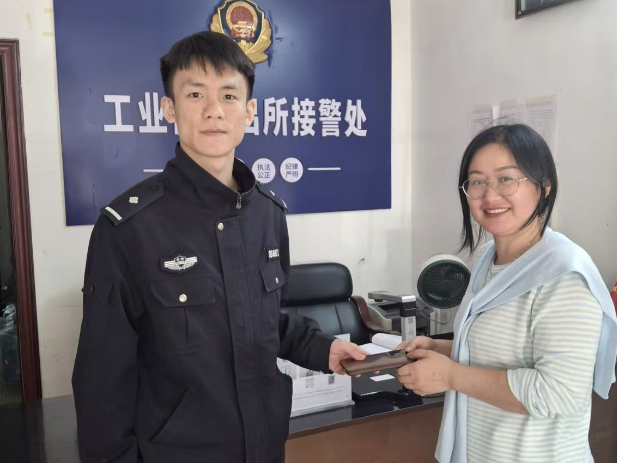 双清：半小时寻回遗失手机，小江湖派出所暖心解民忧