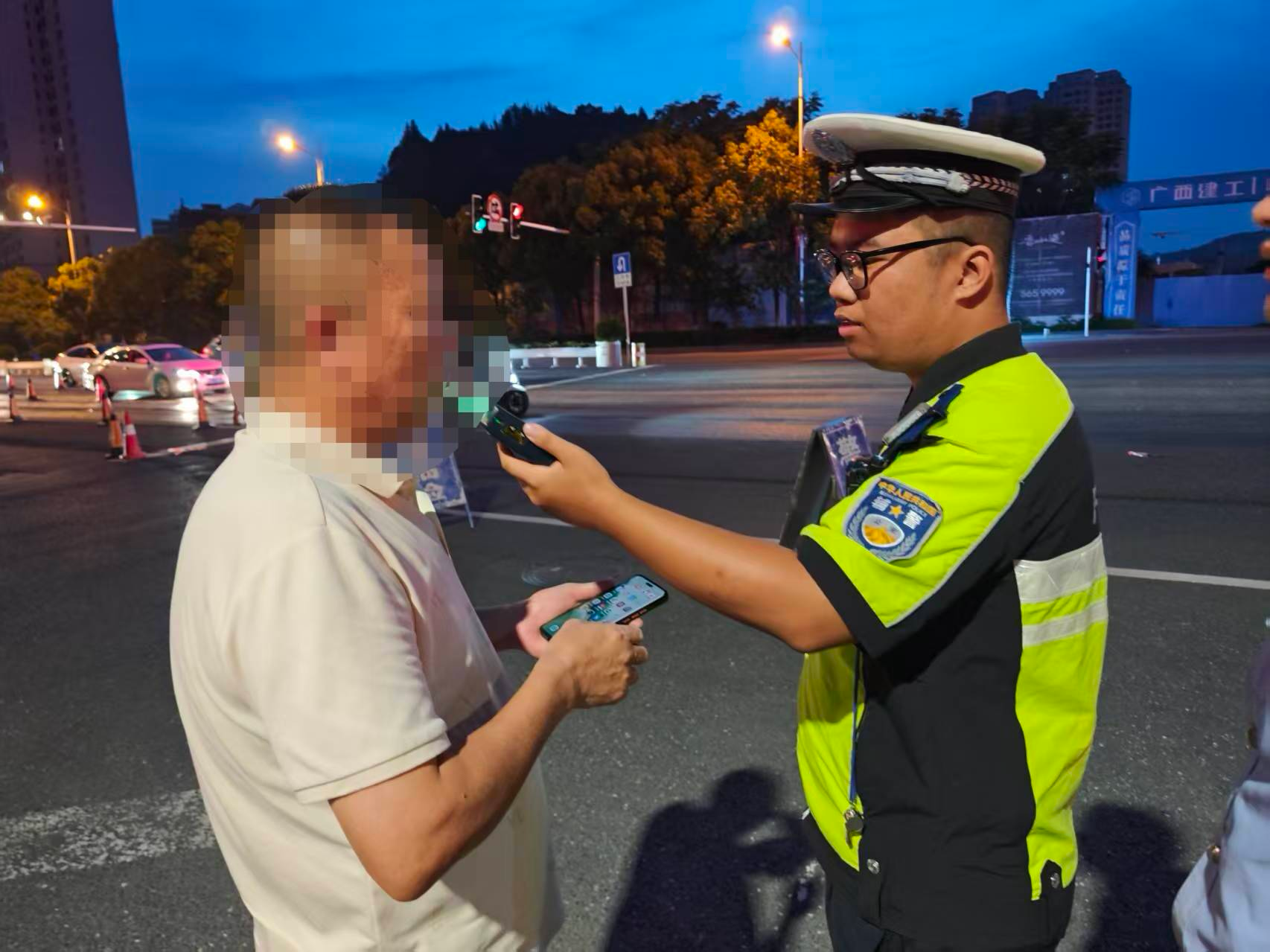 交警.png