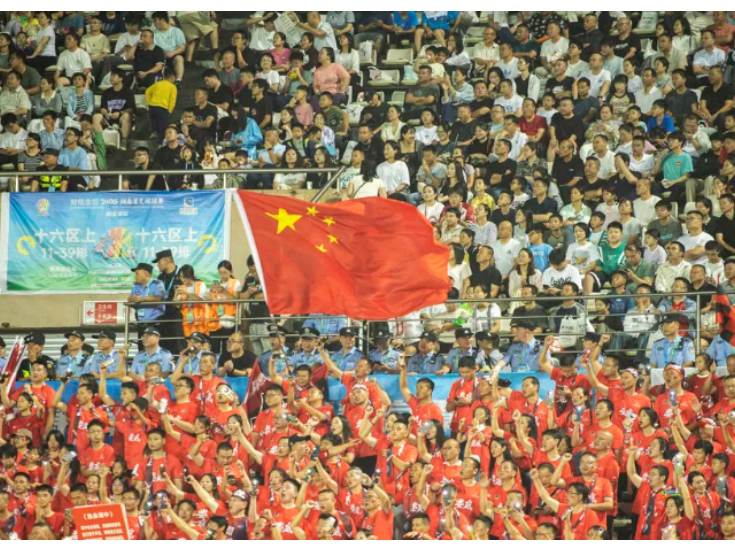 “硬钢到底”：从湘超赛场解读娄底精神
