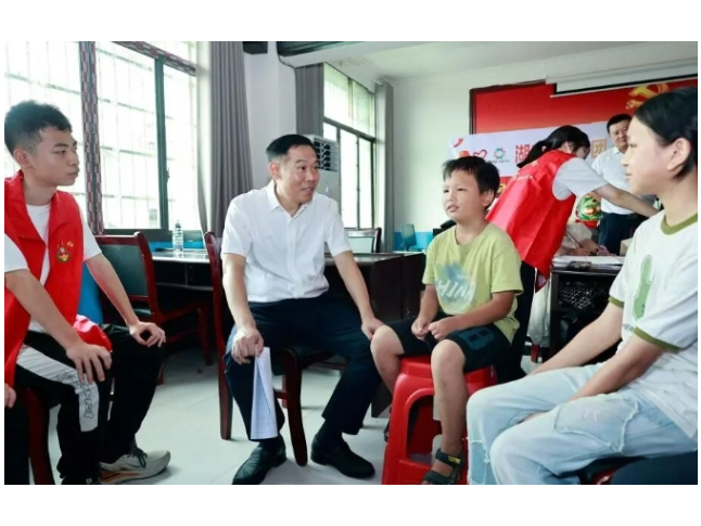 段晓赛调研暑期爱心托管和12345热线“领导接听日”工作：在办好民生实事中打通基层治理“最后一米”