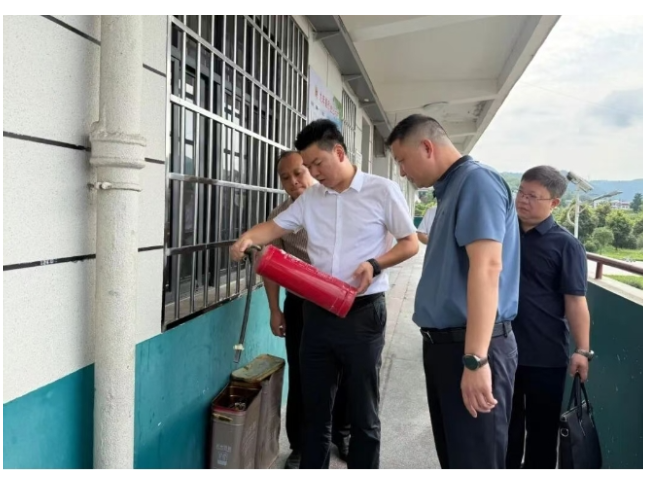伍鹤群赴城乡学校调研教育工作 凝心聚力推动涟源教育高质量发展