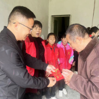 三甲乡中心小学开展系列学雷锋活动  