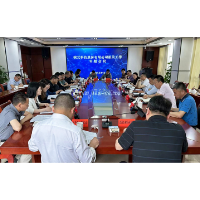 邓伟谋:全力做好对接落实工作 确保碳元科技深耕园区